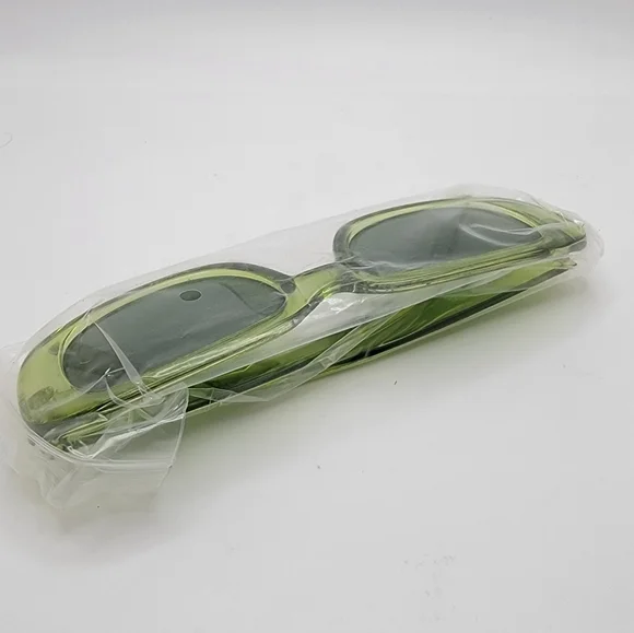 Retro Rectangle Sunglasses – Trendy 90s Style for Men & Women | UV400, Green - Picture 4 of 8